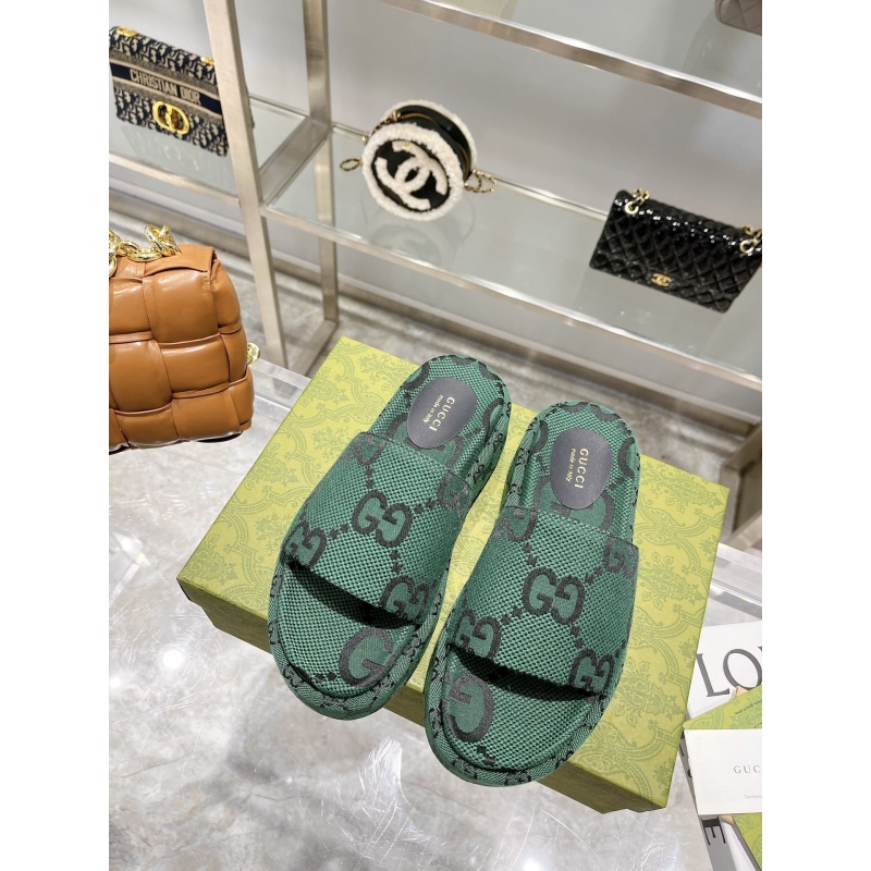 G*u*i slippers